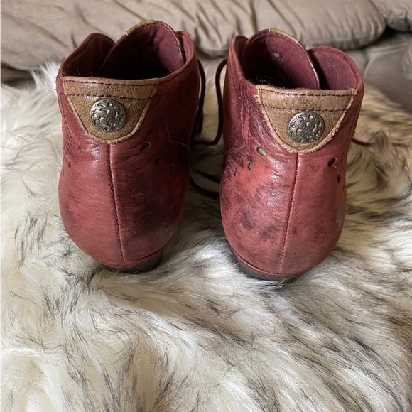 Cobb Hill Aria lace up ankle boot, distressed leather, Merlot red, size 8.5 - Picture 2 of 10